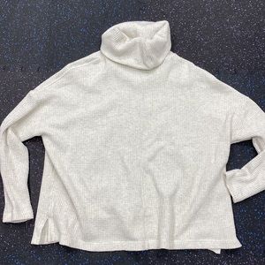 Nwot Old Navy off white sweater size L
